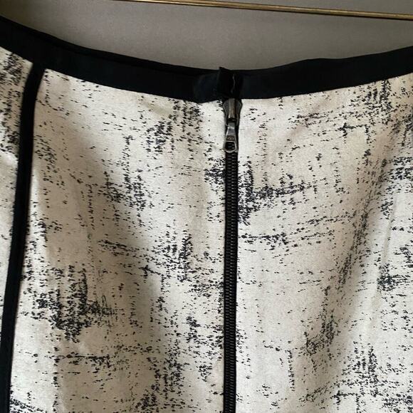 Narciso Rodriguez size‎ 42 made in Italy silk pencil skirt - Picture 8 of 9